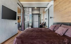Sea Symphony Wood Style Apartment