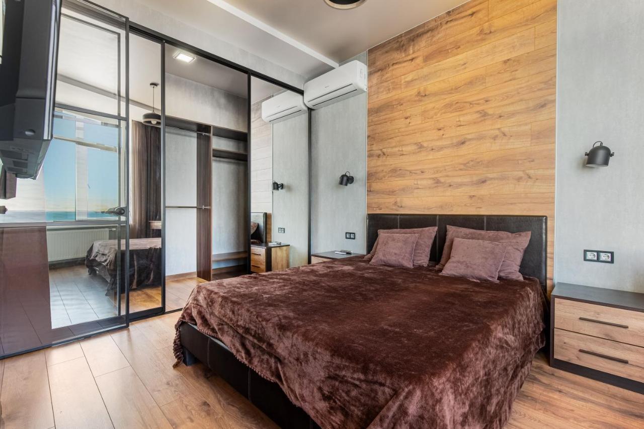 Sea Symphony Wood Style Apartment Одеса Екстер'єр фото