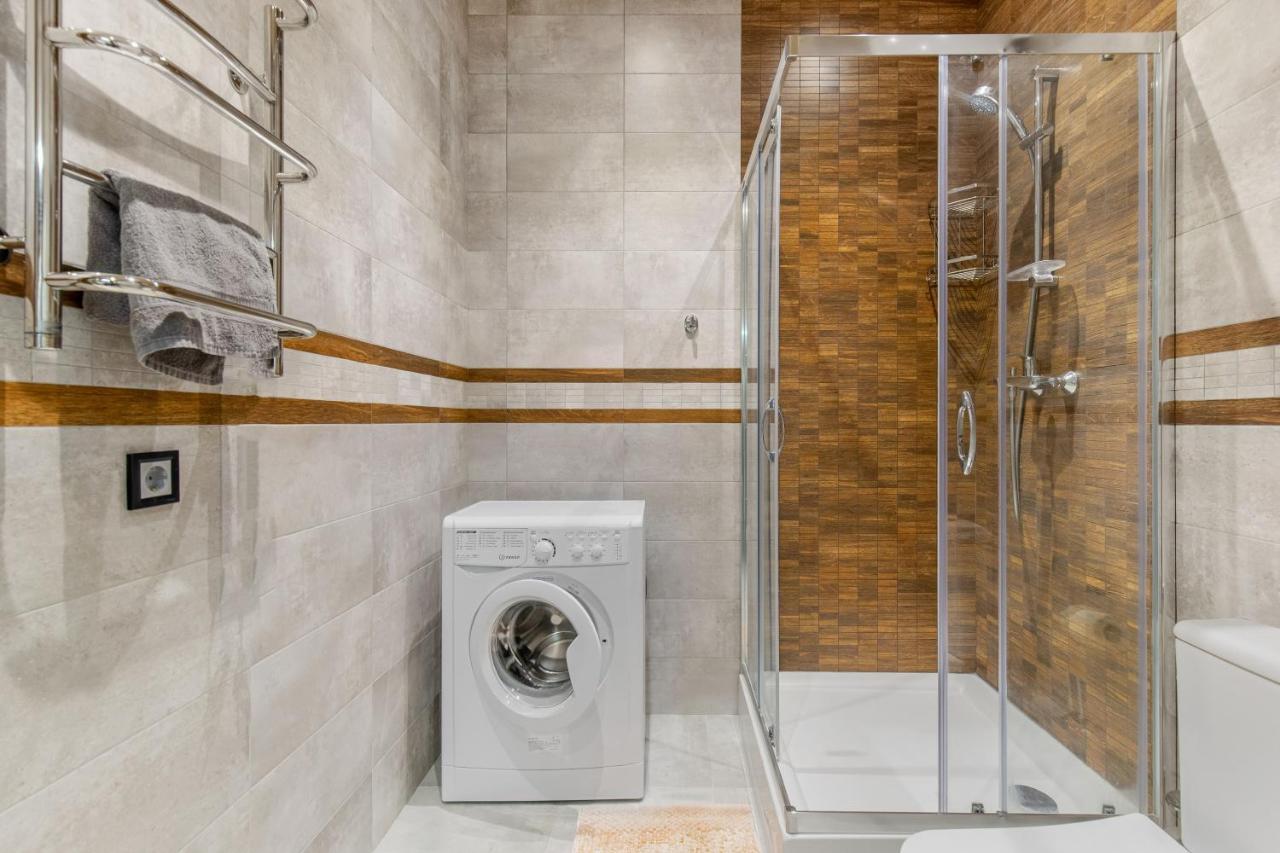 Sea Symphony Wood Style Apartment Одеса Екстер'єр фото